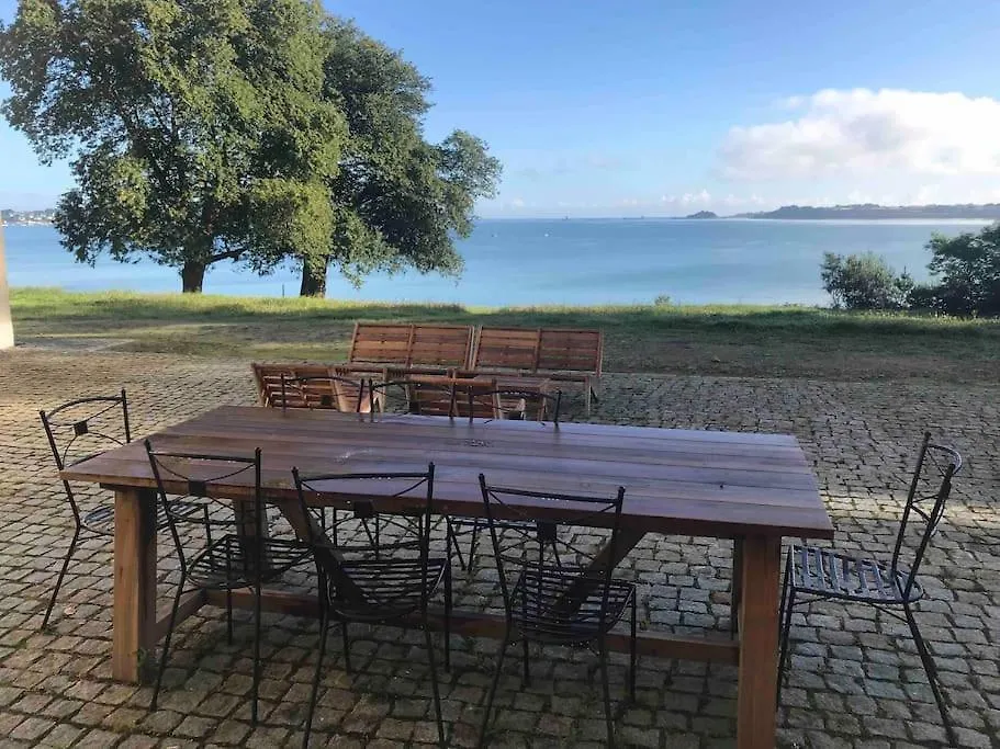 Chateau Au Bord De La Mer Carantec France